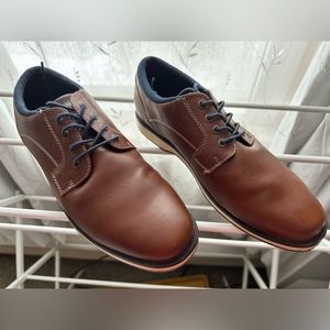 Boys size 7 dress shoes